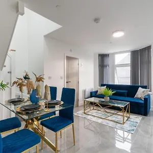 Luxurious - In Apartment Cardiff